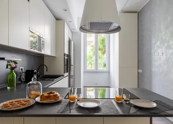 Iflat Sleek & Sunlit Near The Vatican Apartment *